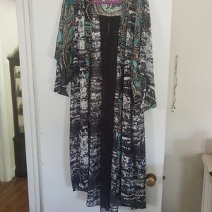Adore Duster Sized M **THIS ITEM RUNS BIG! IT FITS MORE LIKE A LARGE.**